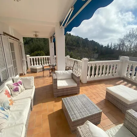 Les Moreres De Sitges, Mediterranean-style Family Escape فيلة سيدجيس