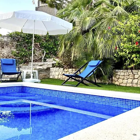 Villa Les Moreres De Sitges, Mediterranean-style Family Escape Sitges