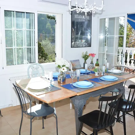 Les Moreres De Sitges, Mediterranean-style Family Escape فيلة