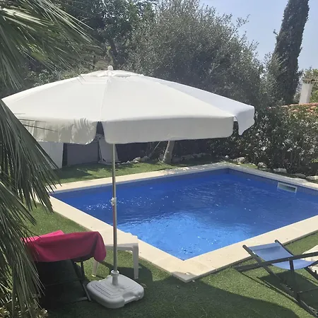 Les Moreres De Sitges, Mediterranean-style Family Escape *