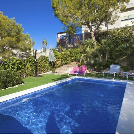 فيلة Les Moreres De Sitges, Mediterranean-style Family Escape