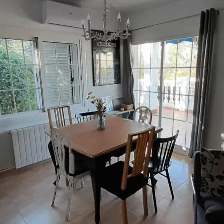 Les Moreres De Sitges, Mediterranean-style Family Escape سيدجيس