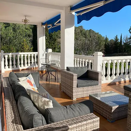 Les Moreres De Sitges, Mediterranean-style Family Escape فيلة